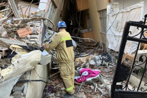 Trafi és Dr. Mezősi Tamás mentés közben Antakyában