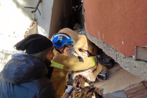 Trafi és Dr. Mezősi Tamás mentés közben Antakyában