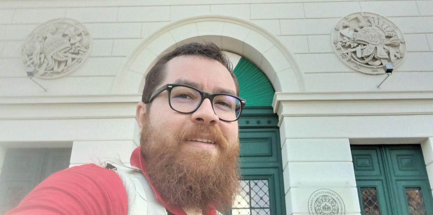 Image default
